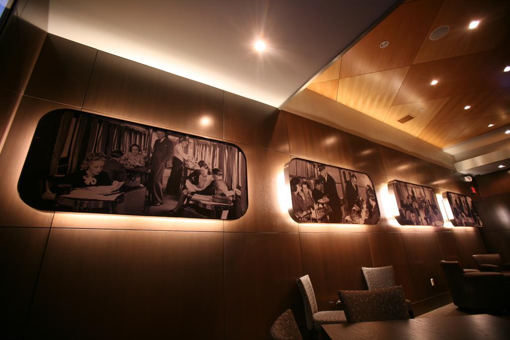 Fun City Resort Hotel Burlington Buitenkant foto